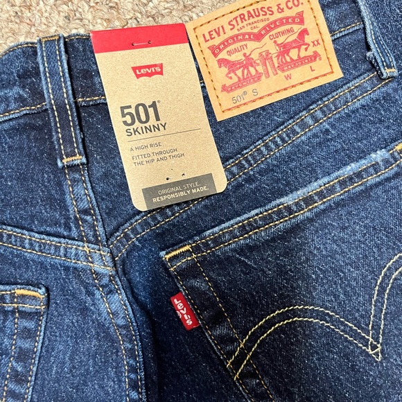Levi's 501 Skinny Dark Distressed Salsa NWT Button Fly Jeans 25 W x 30 L - Picture 12 of 12